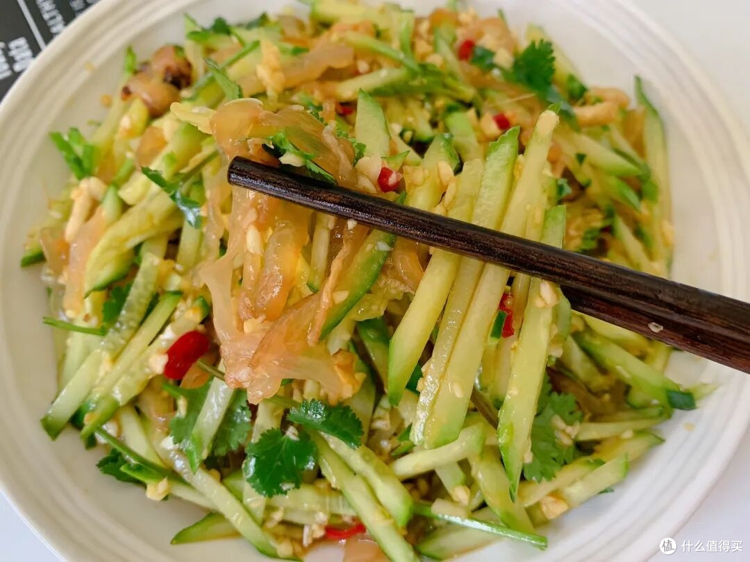 我家每周必做,一口嘎嘣脆的低脂小凉菜,脆嫩又解腻,全家抢着吃