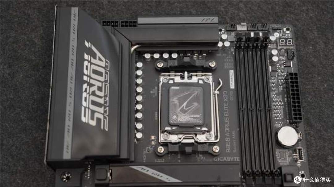 等等党狂喜!技嘉 B850 X3D 小雕,4 个 M.2+WiFi7 快拆拉满