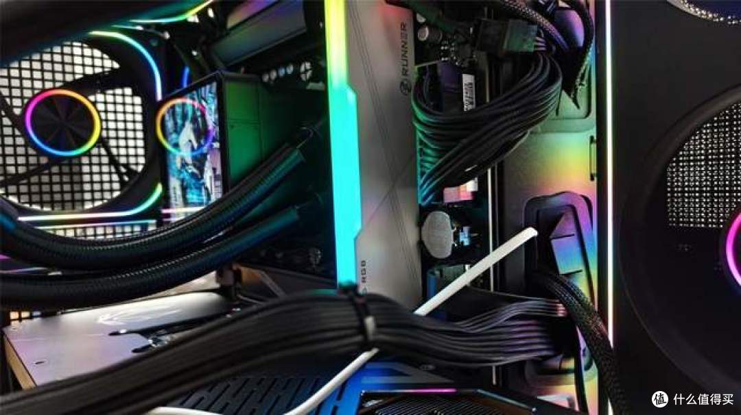 等等党狂喜!技嘉 B850 X3D 小雕,4 个 M.2+WiFi7 快拆拉满