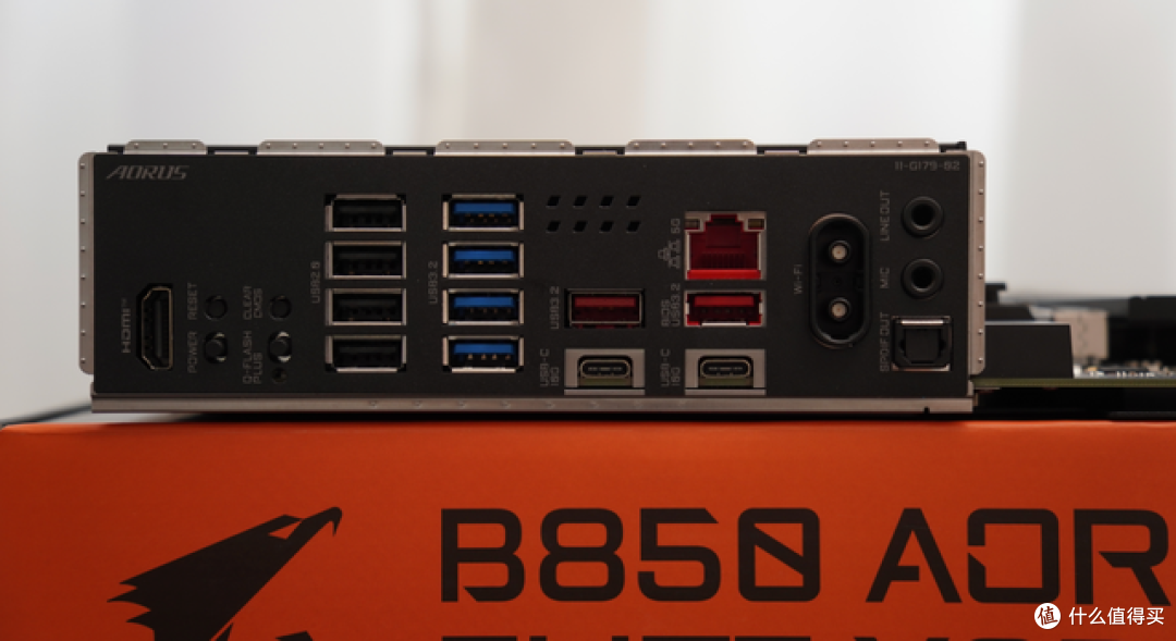 等等党狂喜!技嘉 B850 X3D 小雕,4 个 M.2+WiFi7 快拆拉满