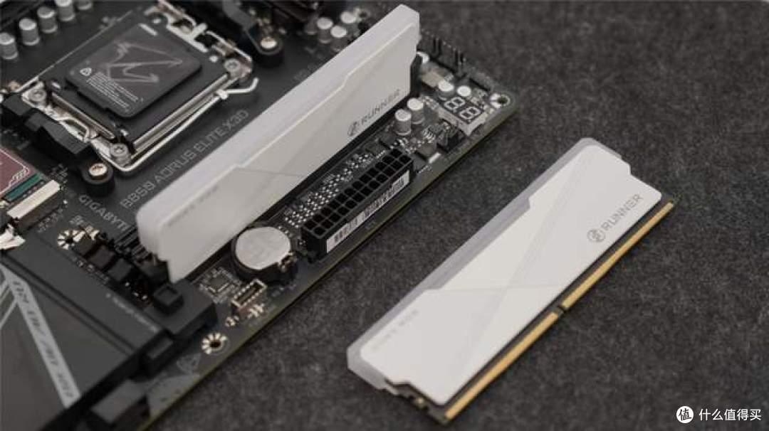 等等党狂喜!技嘉 B850 X3D 小雕,4 个 M.2+WiFi7 快拆拉满