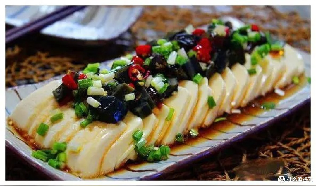清爽开胃皮蛋豆腐