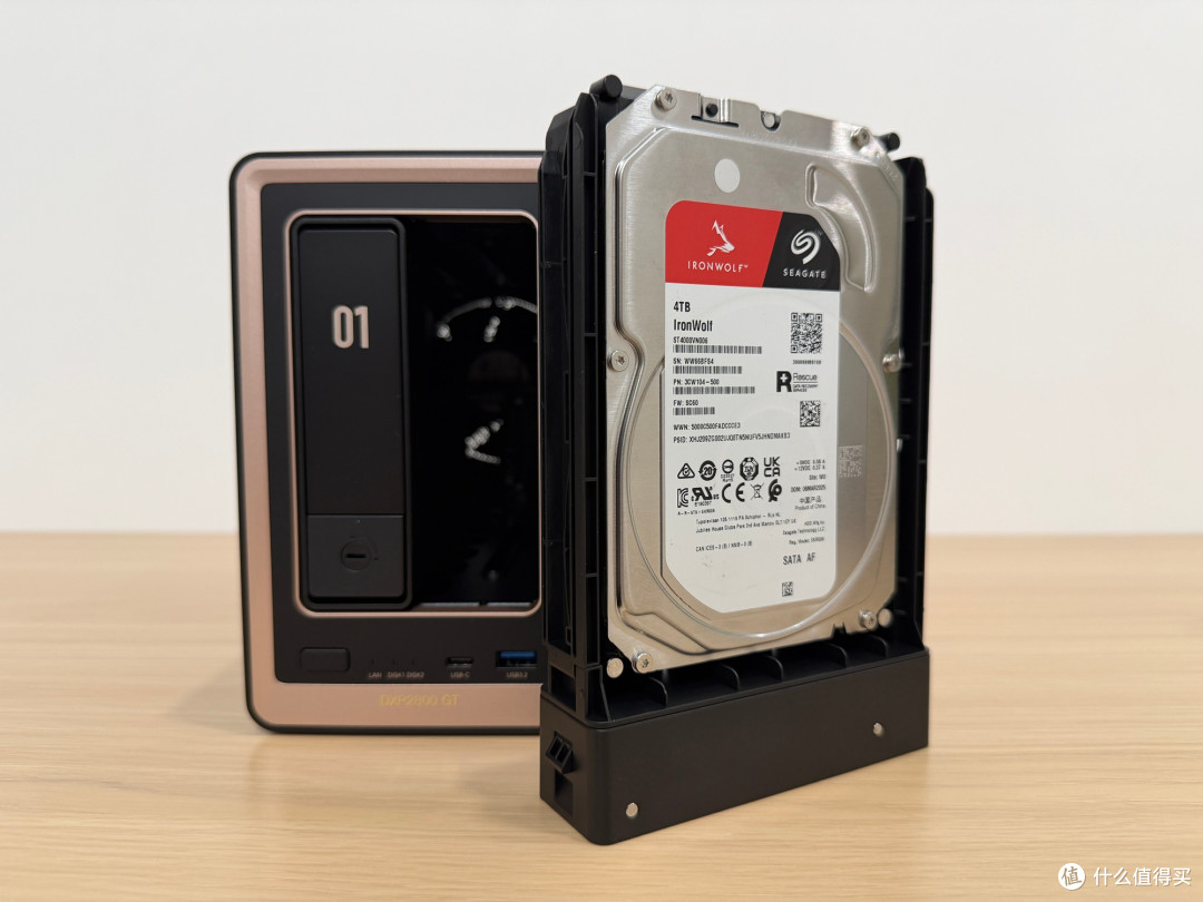 绿联 DXP2800 GT,新手也能玩明白的万兆 NAS,家庭私有云闭眼入