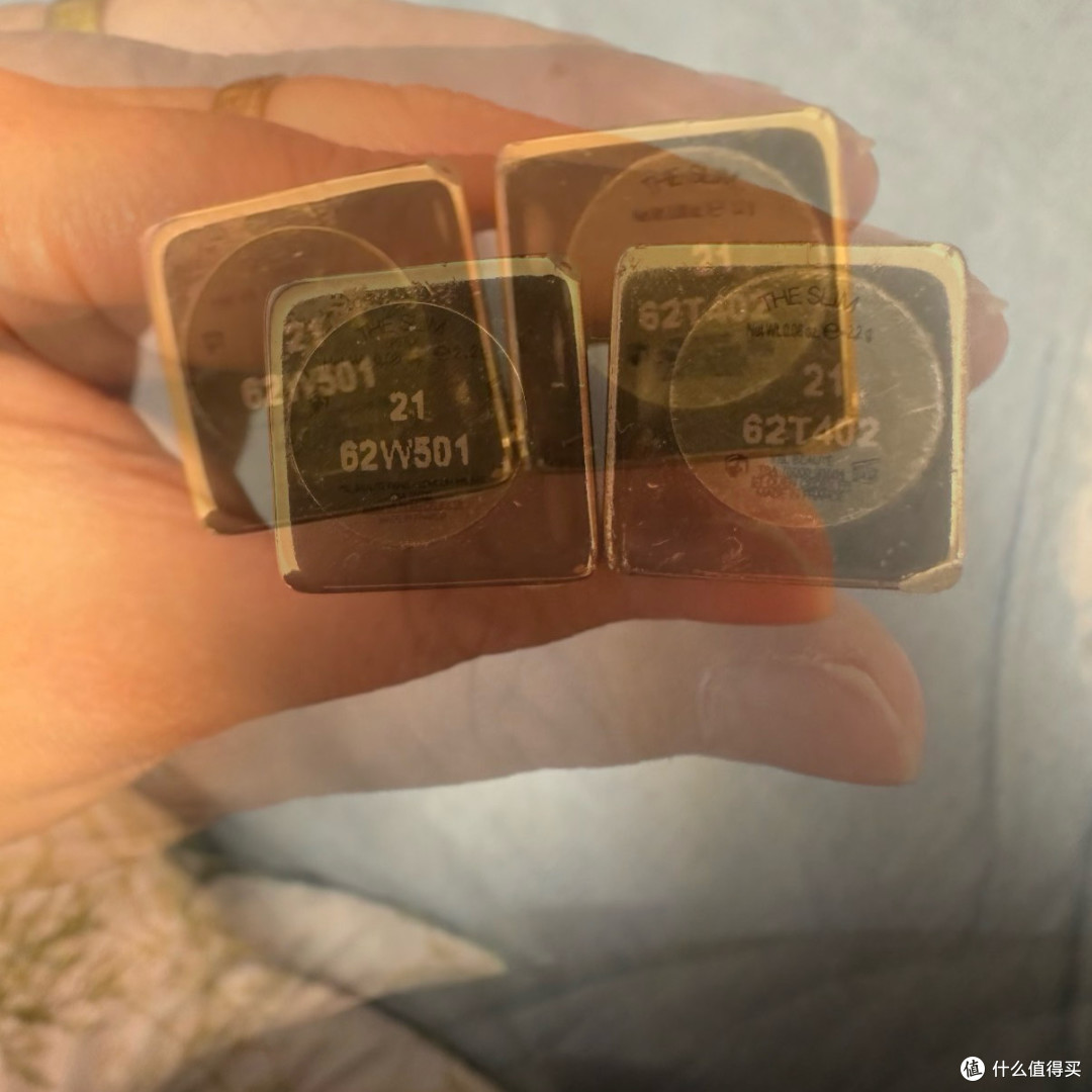 口红色号选择应实地试色