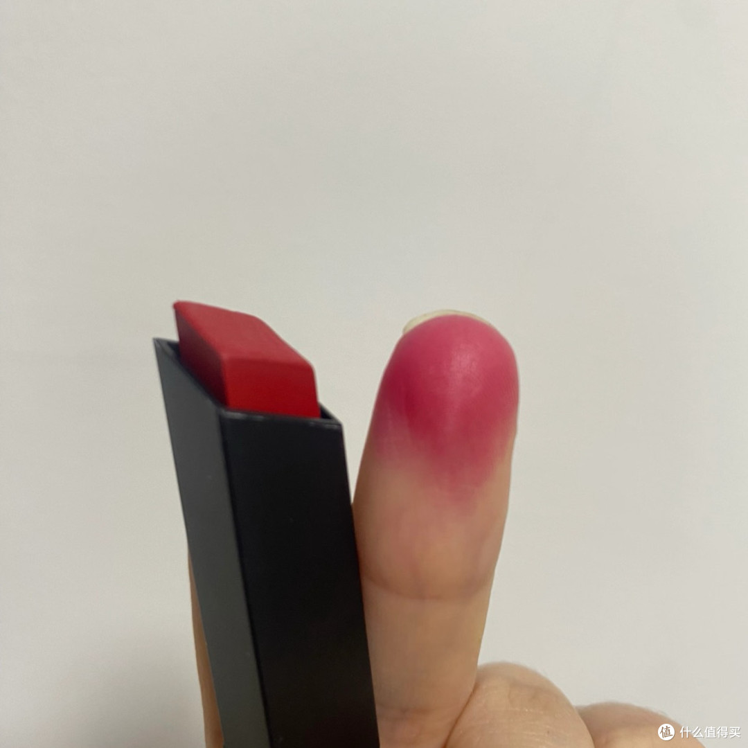 口红色号选择应实地试色