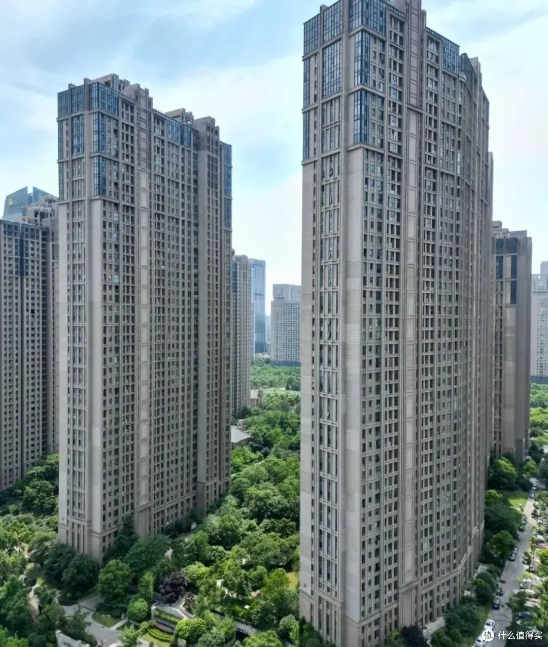 普通人买房,为什么不建议选太高、太大的房子?