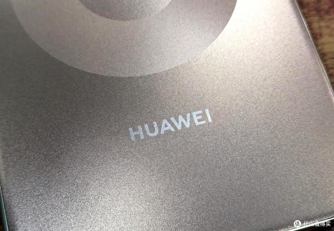 华为找到新路了?Mate 90 Pro Max爆料:新麒麟芯+2亿主摄一起上