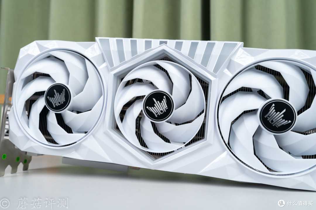 王者加冕,纯白信仰者的浪漫,影驰RTX 5080名人堂Deluxe-X显卡