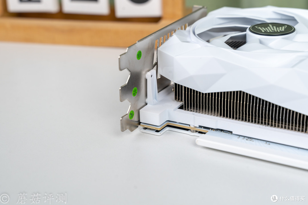 王者加冕,纯白信仰者的浪漫,影驰RTX 5080名人堂Deluxe-X显卡