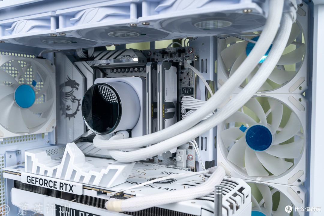 王者加冕,纯白信仰者的浪漫,影驰RTX 5080名人堂Deluxe-X显卡