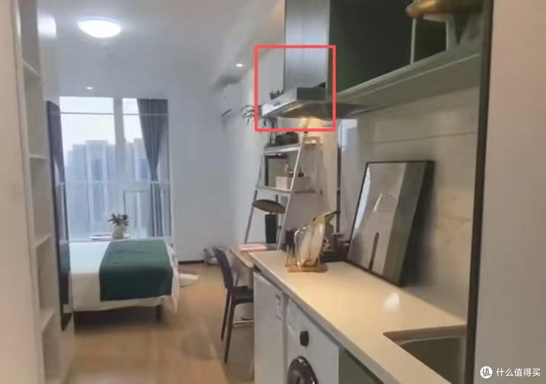 比如银座这边是有油烟机的，金座没有