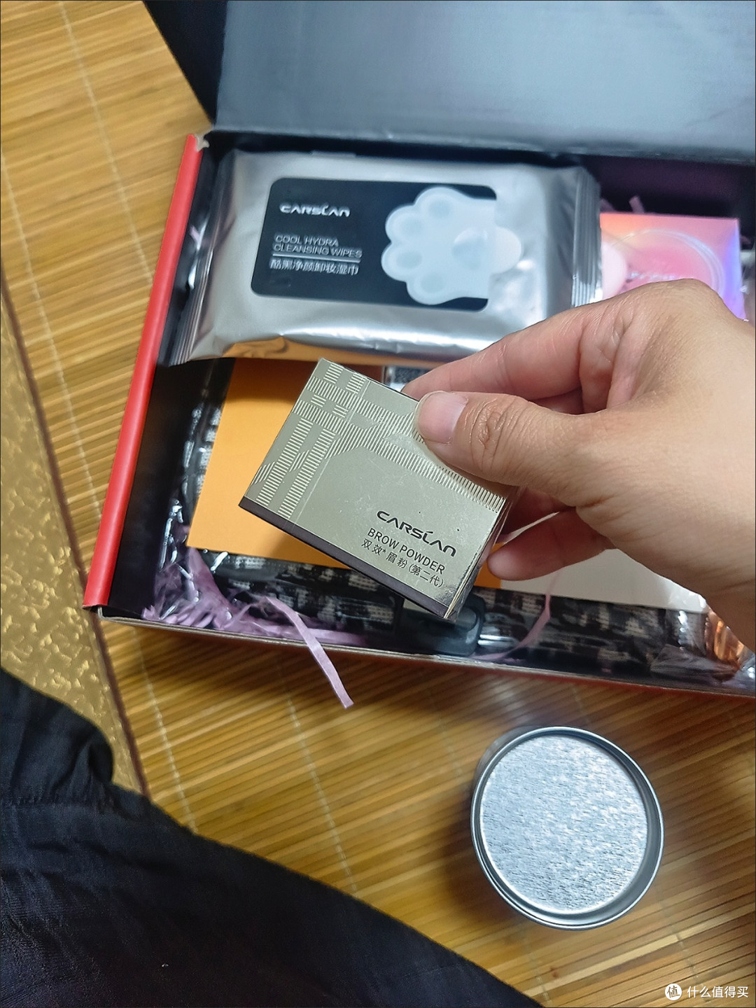 避免向不化妆人群赠送彩妆礼盒