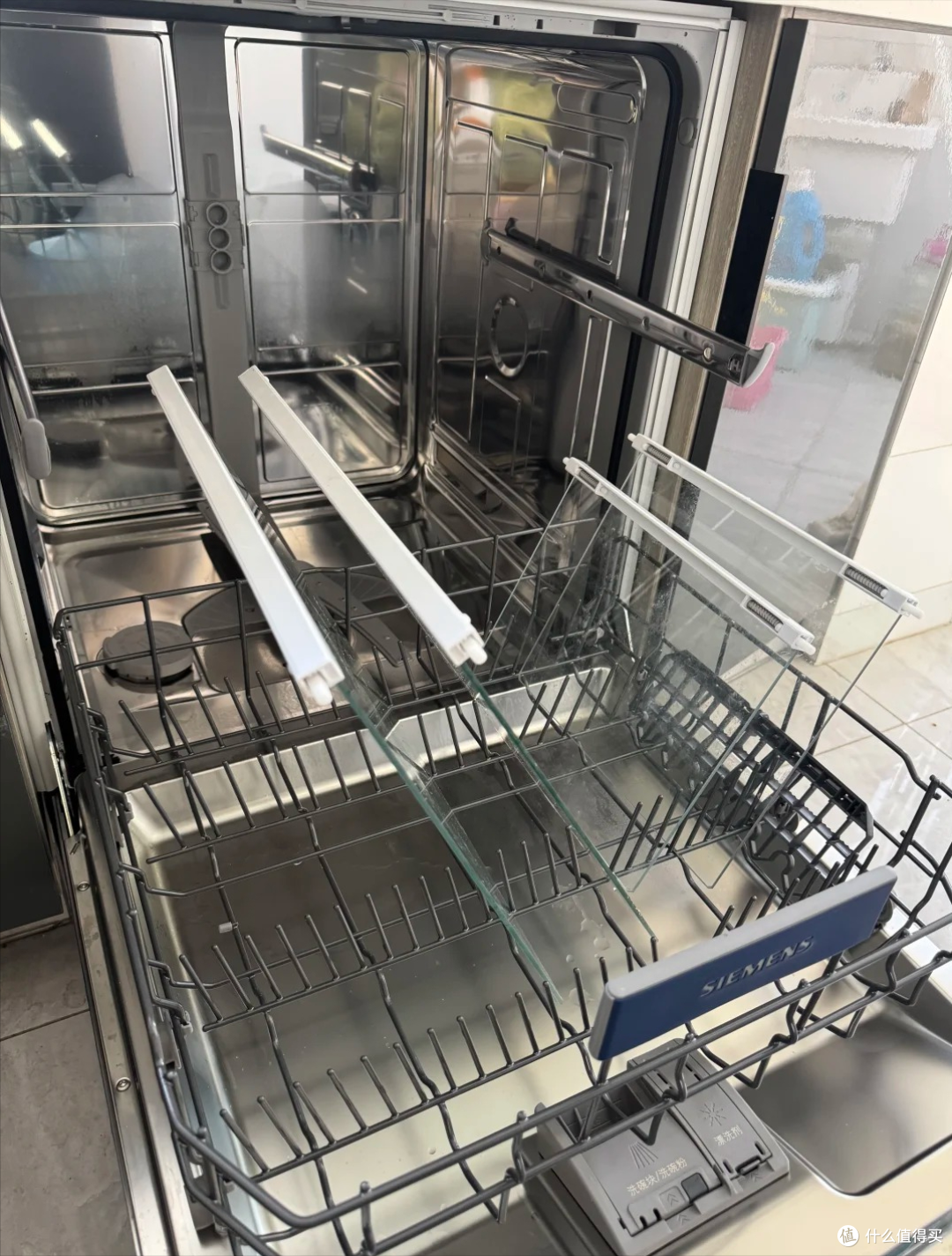跟着年轻人果然能学到真东西!不费啥工夫,就搞定生活中各种麻烦