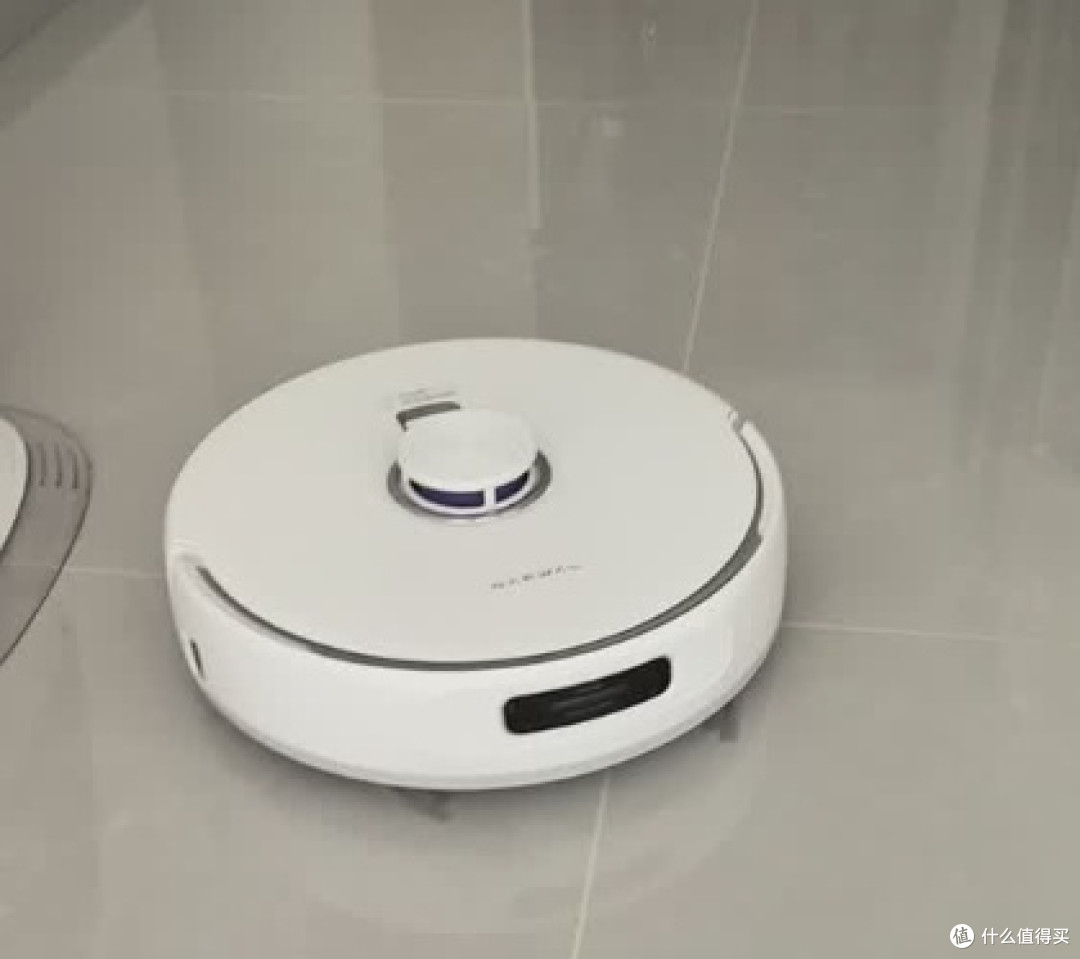 第一次开机就惊到我：云鲸逍遥002Max水箱版，真的让我光脚自由了