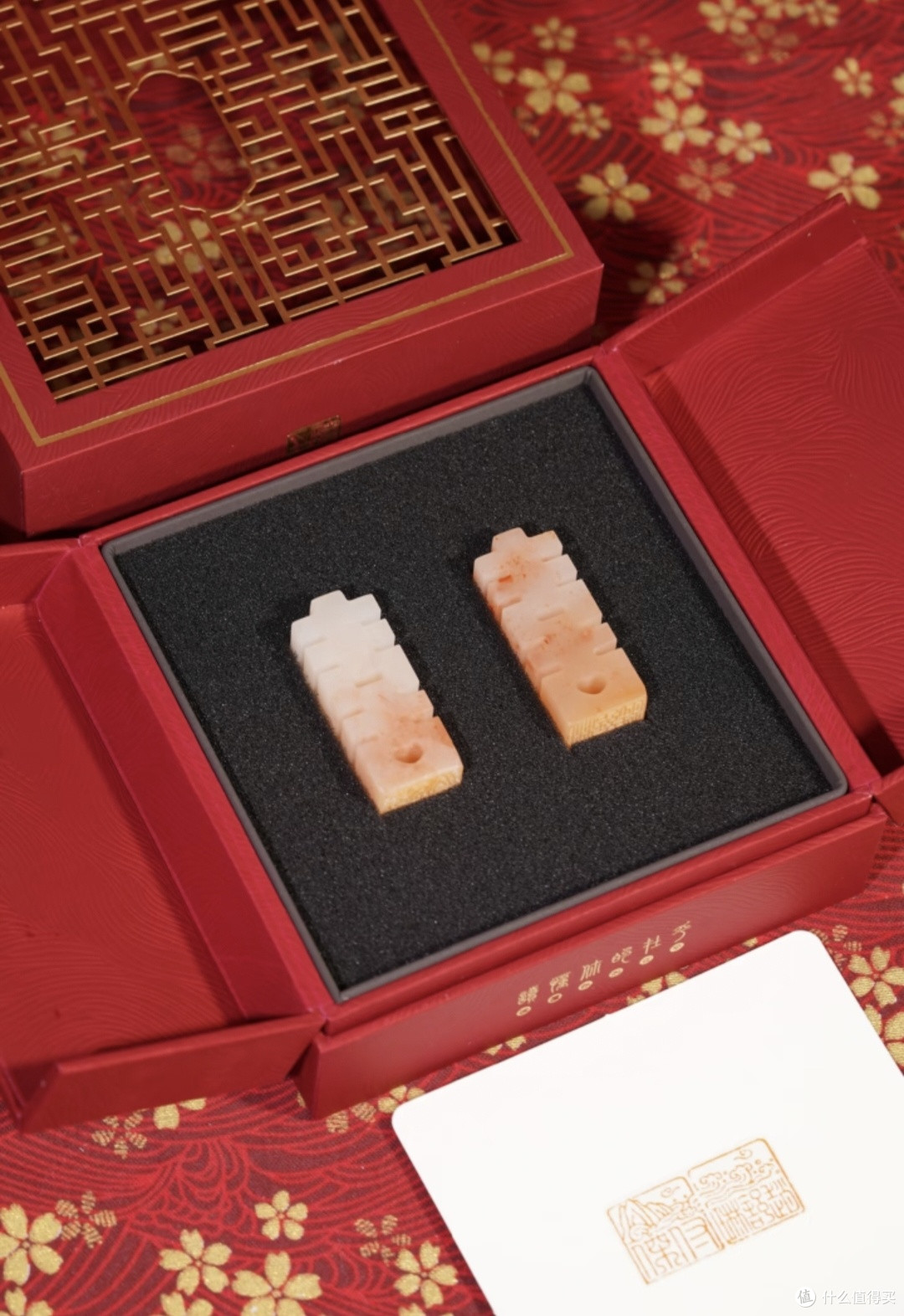 拆开七夕礼物我沉默了…礼盒好看彩妆却没法上脸