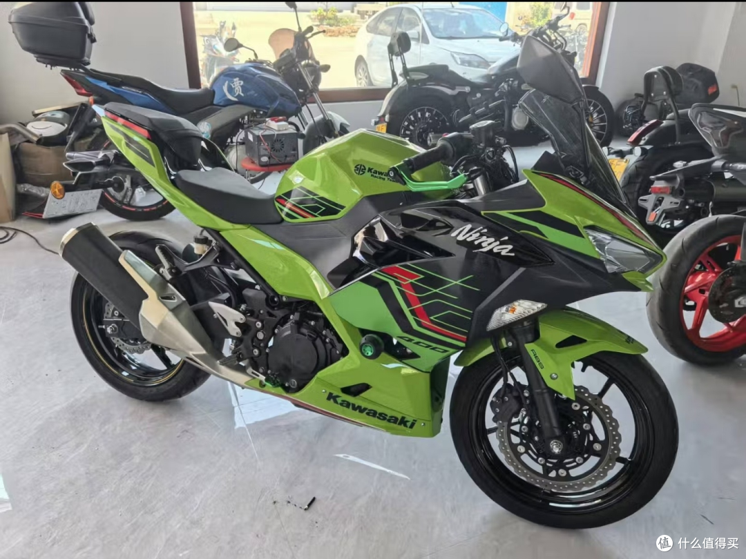 川崎Ninja 400：新手神车？别被滤镜骗了，这些坑你得知道！