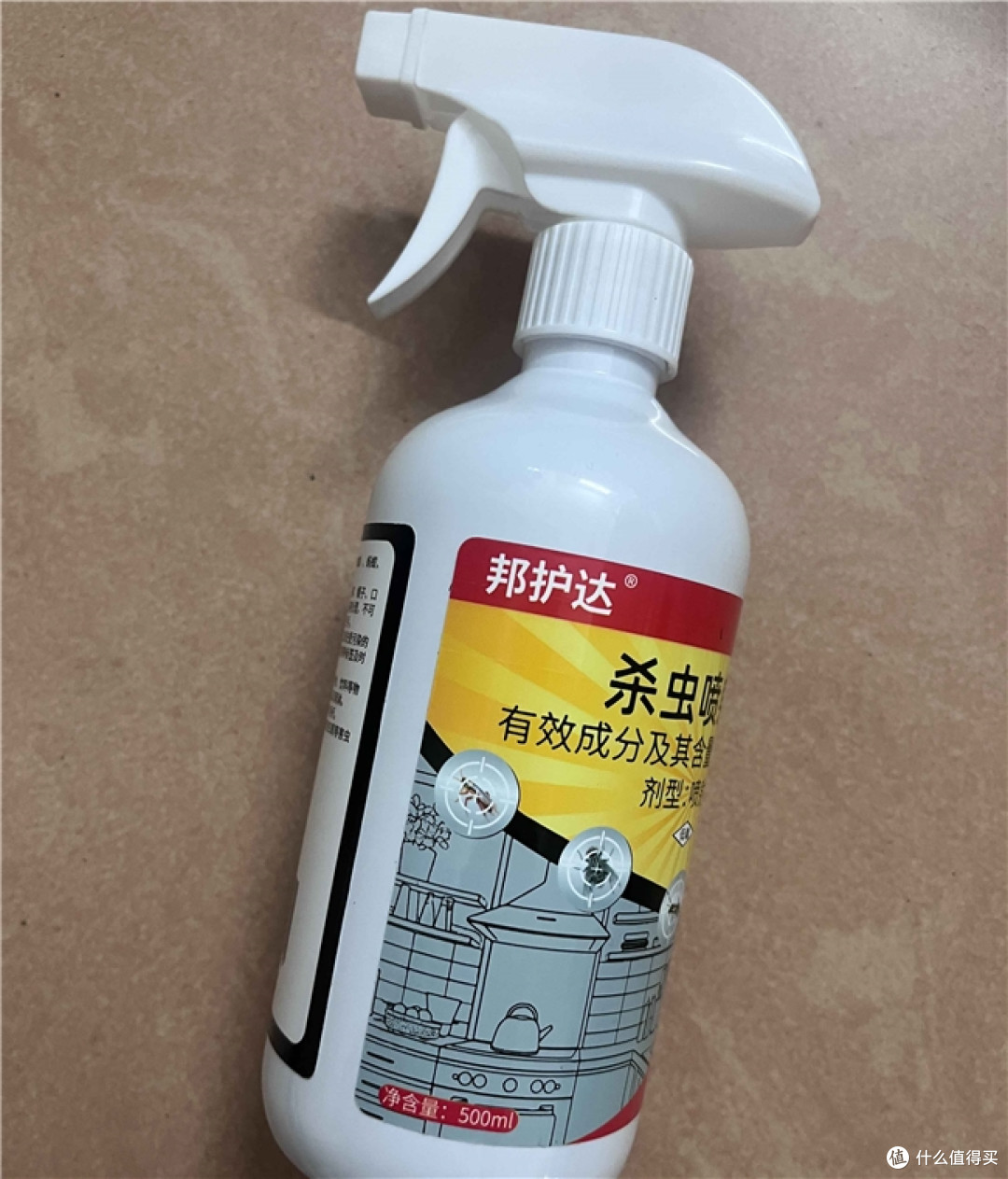 半夜开灯看见蟑螂爬过枕边的租房党,蟑螂药这样选才能一窝端