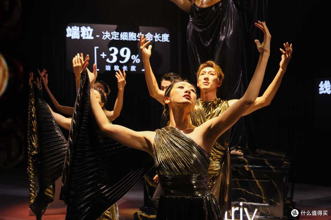 雅诗兰黛白金黑神话艺术展盛大启幕 艺术解码肌肤长寿科学 携全新愈龄力作 共启愈龄神话新章