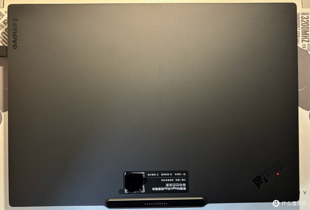 出差党福音:ThinkPad X14 AI轻盈抗造