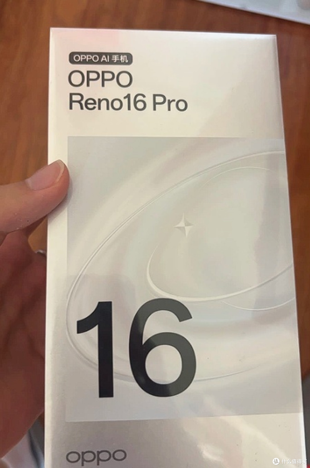 为何说Reno16 Pro是年轻上班族的夏日优选?