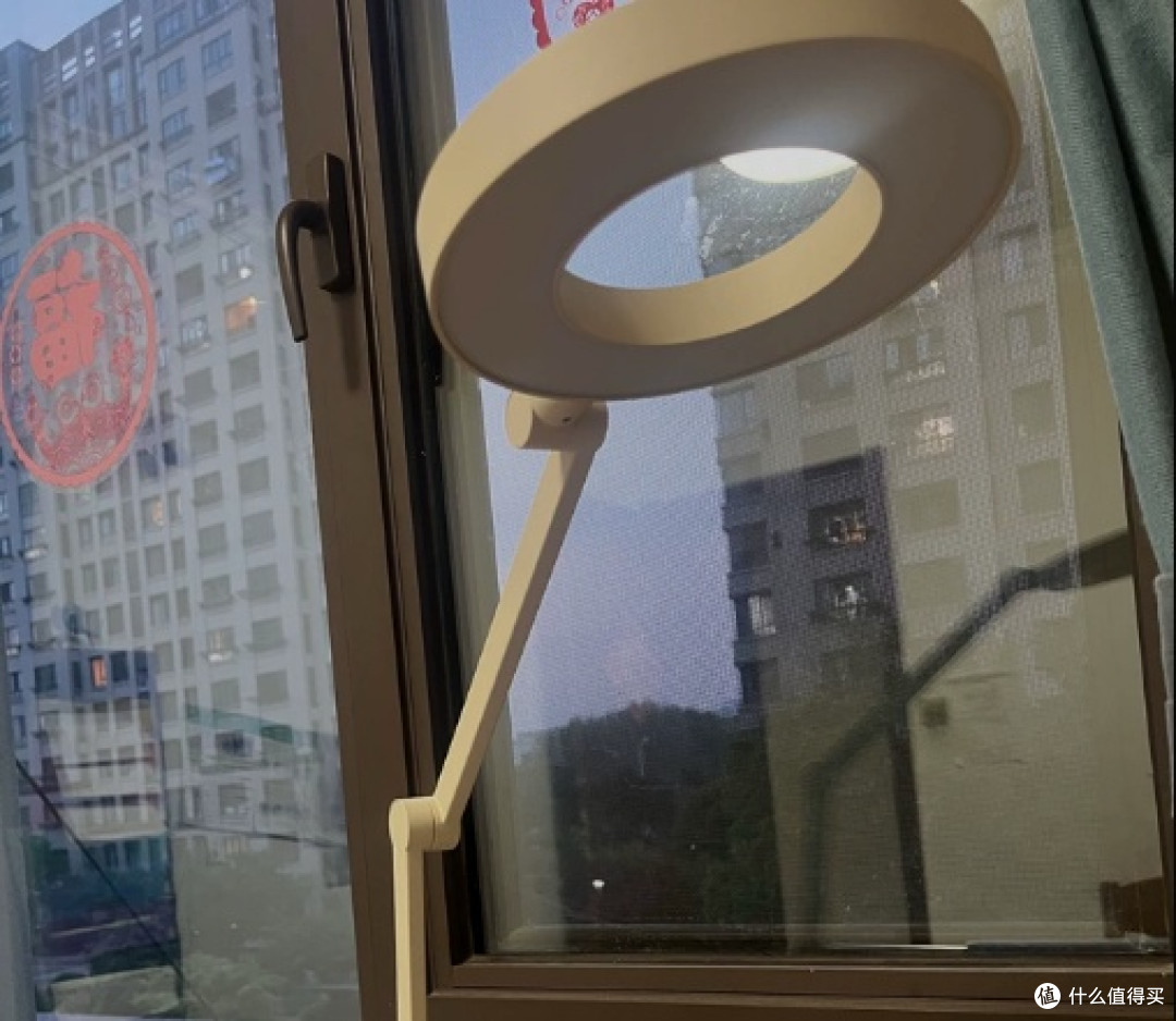 护眼台灯侧发光是怎么回事？紫光激发如何？儿童读写台灯介绍