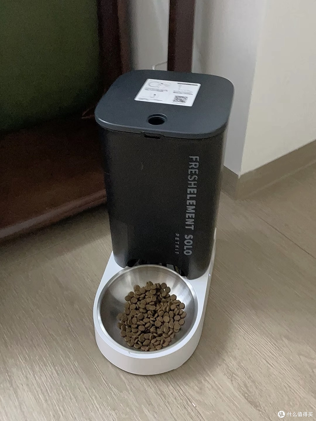 🐱铲屎官避坑指南！小佩智能喂食器实测，真能解放双手吗？