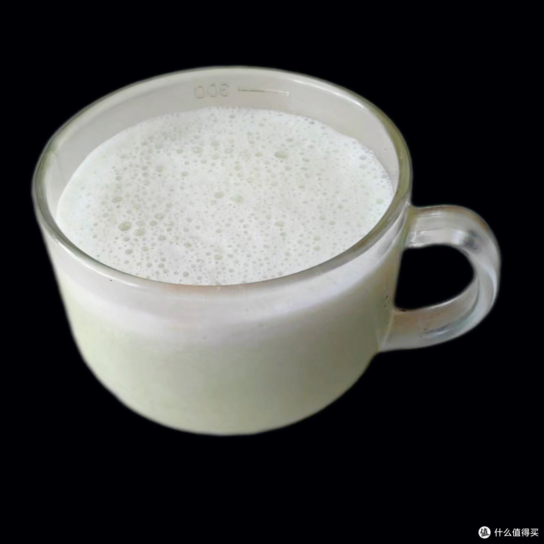下班回家，我花7块钱打了两杯黄瓜汁，比奶茶店香多了～