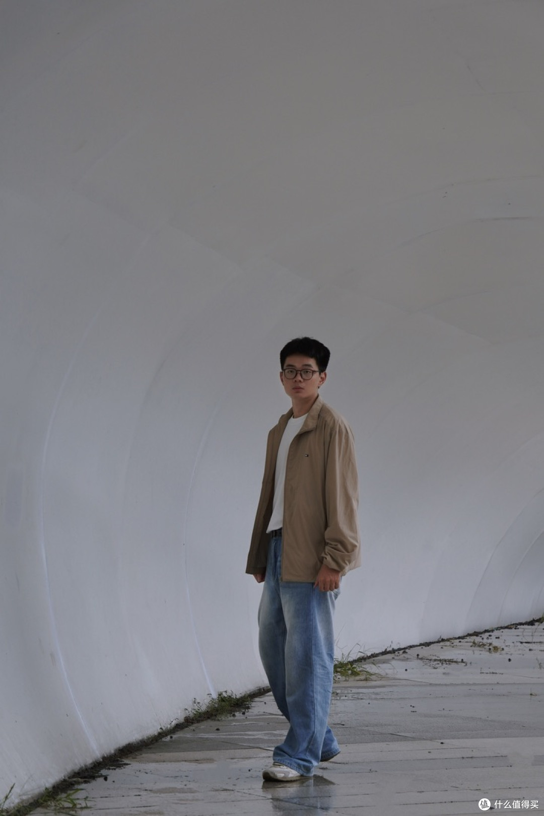 秋天买衣服，别急着买厚的：真正难穿的是一天有四种温度