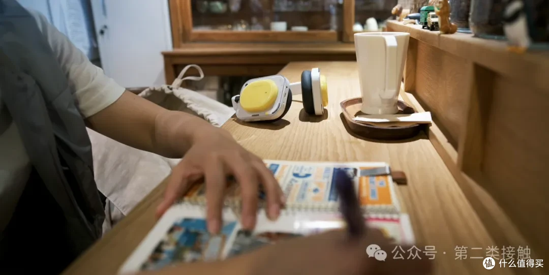 能拍照、可调音,还有“播客模式”,Nothing头戴式耳机实测!