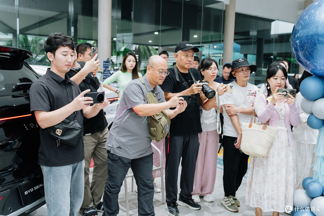 丝路远行绿能相伴 比亚迪护航丝路万里行抵达新加坡