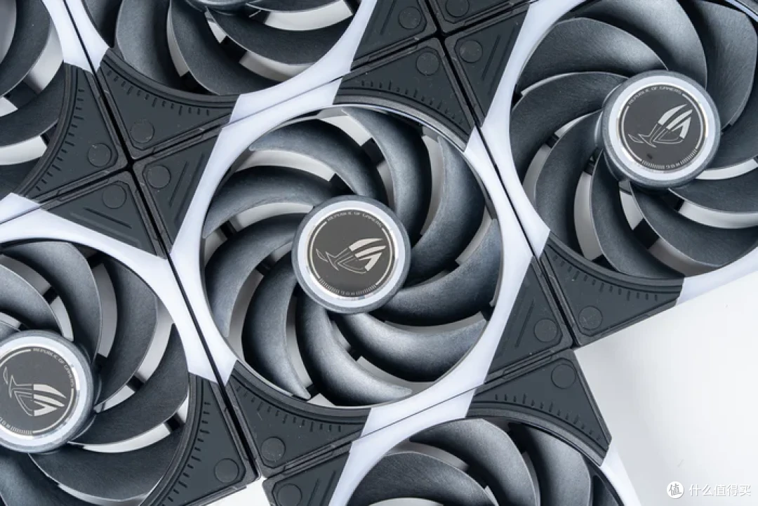 华硕幻世神+ROG X870E DARK HERO+索泰RTX5080AMP装机分享