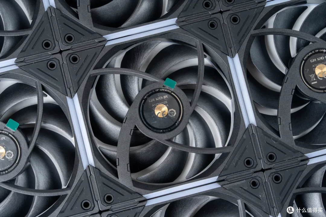 华硕幻世神+ROG X870E DARK HERO+索泰RTX5080AMP装机分享