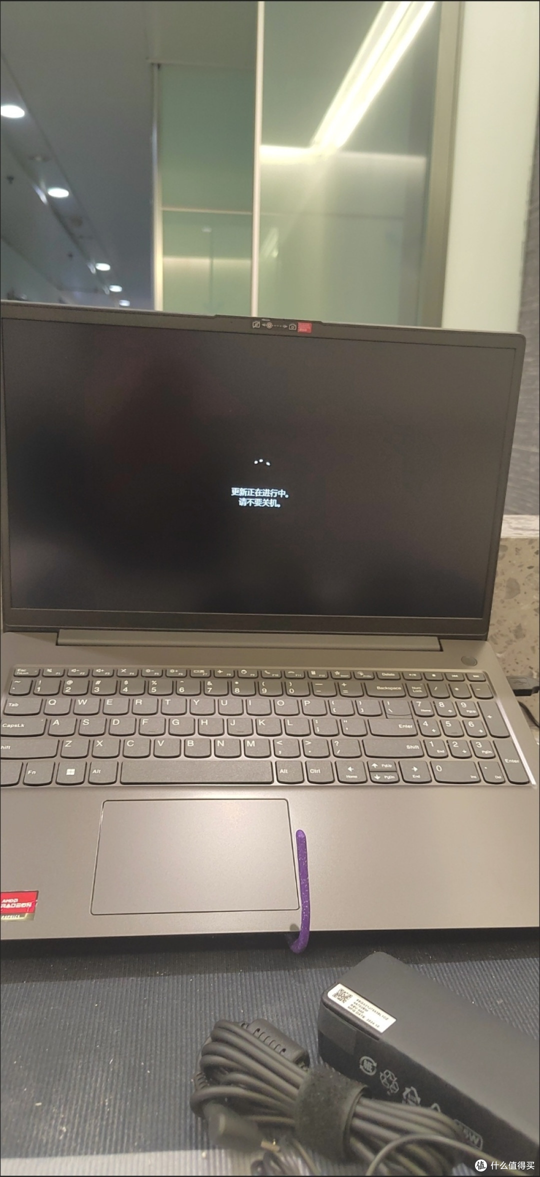 数码新品互换体验|华硕VS惠普新款笔记本,上手真实差距