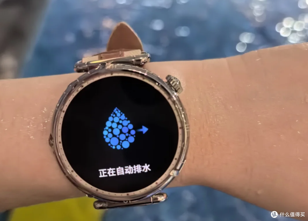 洗澡游泳都不摘？这3块智能手表防水真敢这么造