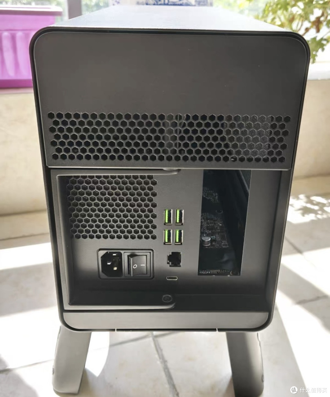 闲鱼惊现雷蛇Core X，雷电3显卡扩展坞，650块轻薄本秒变游戏机？