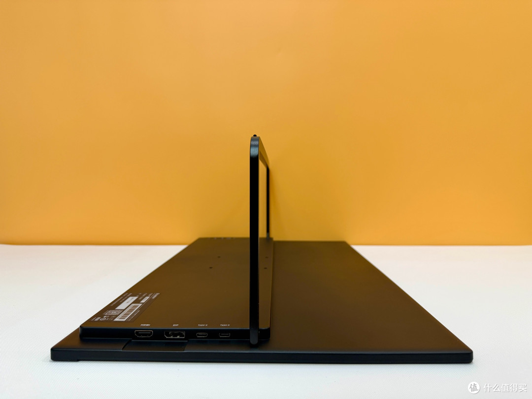 雕塑家 MU24LC 创新形态 4K 显示器,接口齐全,轻薄兼顾办公娱乐