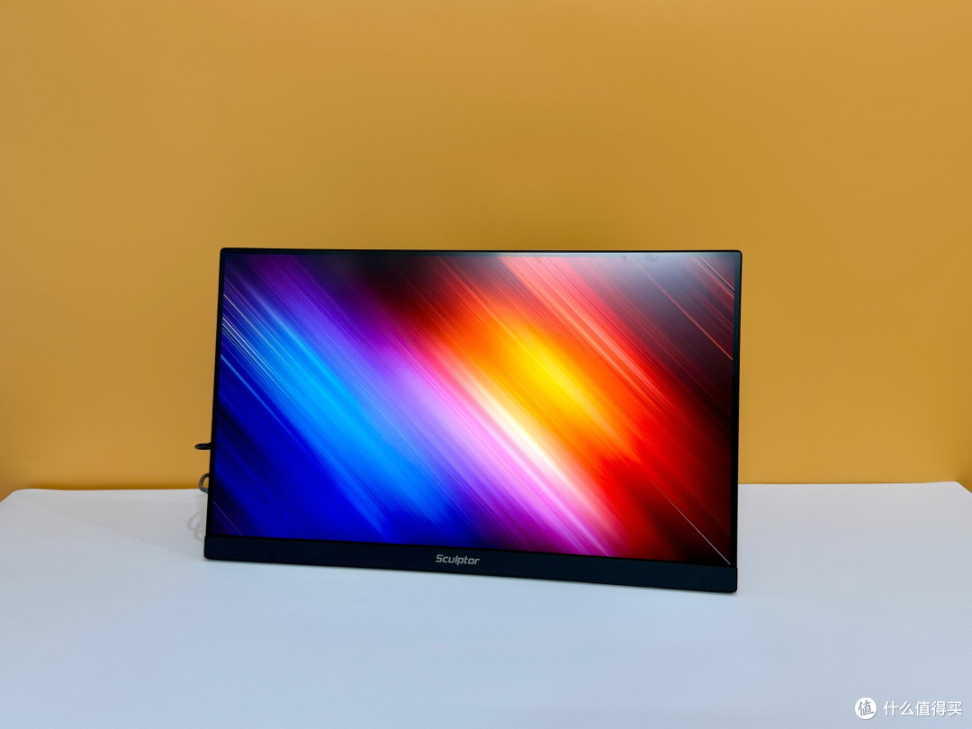 雕塑家 MU24LC 创新形态 4K 显示器,接口齐全,轻薄兼顾办公娱乐