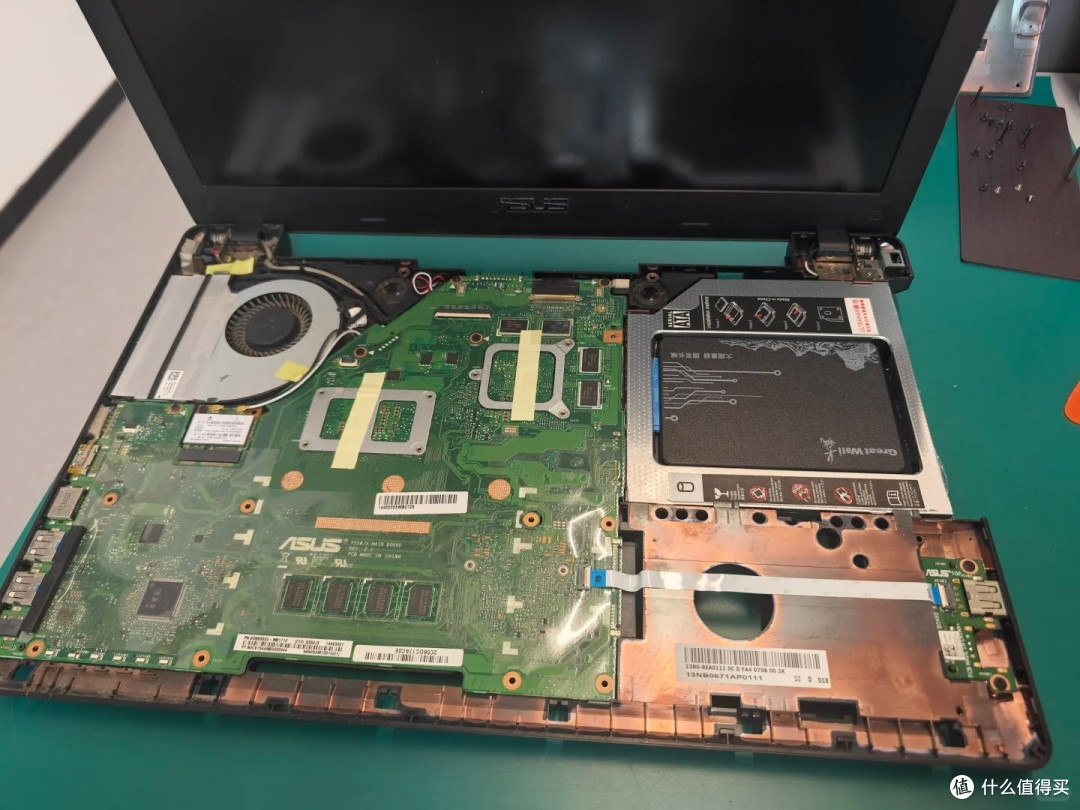 11 年华硕 FX50J 老本复活|光驱位改硬盘,几百块再战 3 年