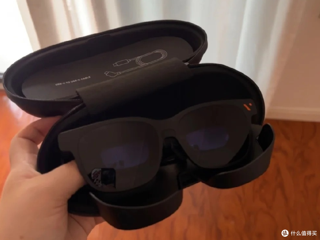 VITURE Pro 2 AR眼镜:500 度近视可调,随身大屏刷剧摸鱼两不误