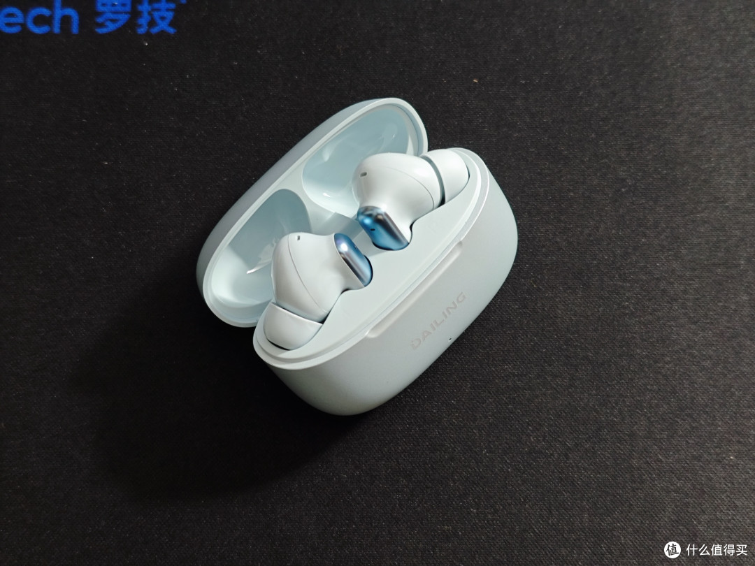戴灵T3 钴冰蓝入耳式蓝牙耳机,音质无敌的强,价格是真便宜。