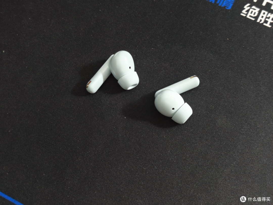 戴灵T3 钴冰蓝入耳式蓝牙耳机,音质无敌的强,价格是真便宜。