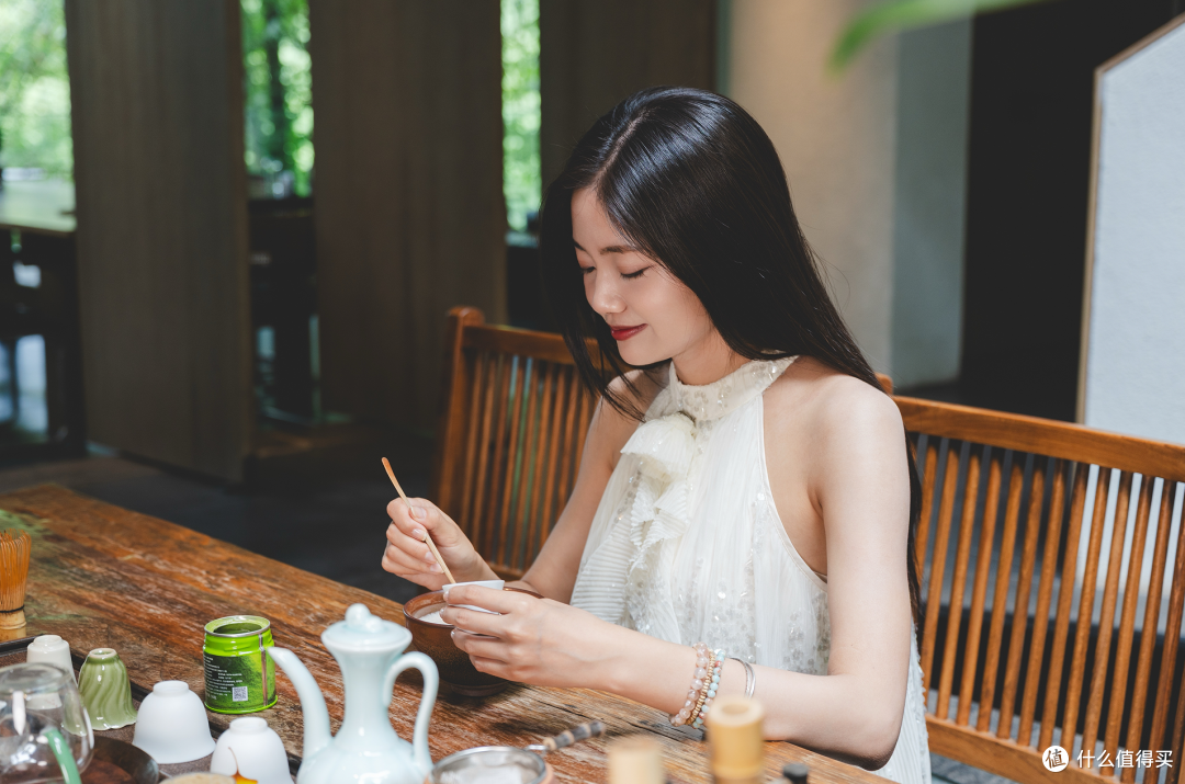 太超前了!贵州人把酒店开进了瀑布后面的岩洞里
