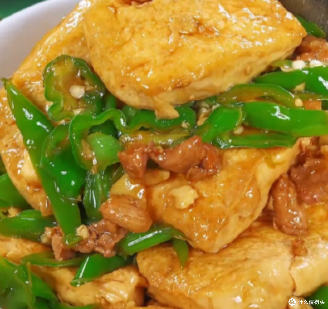 辣椒炒豆腐简单做法，入味十足适配日常三餐