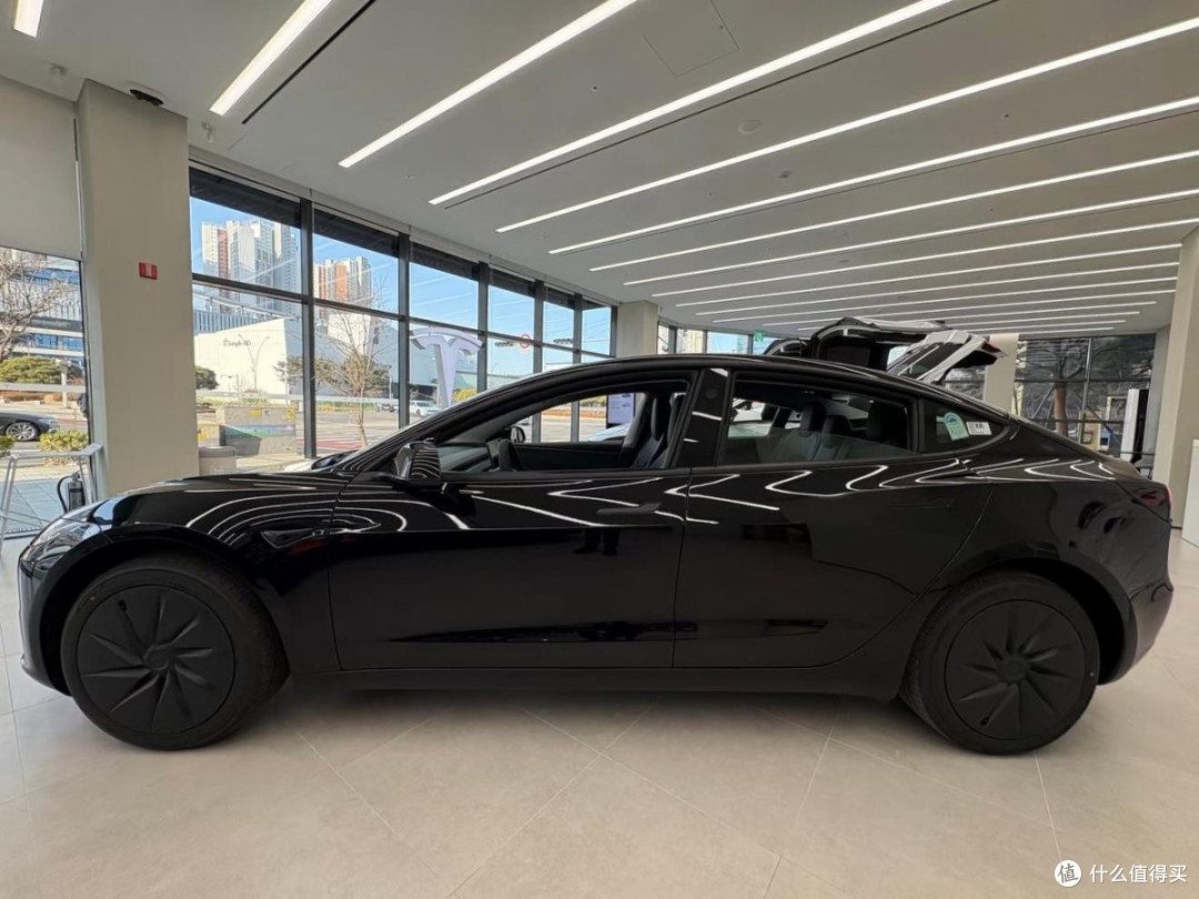 17万的丐版特斯拉Model3删减了啥?你会买吗?