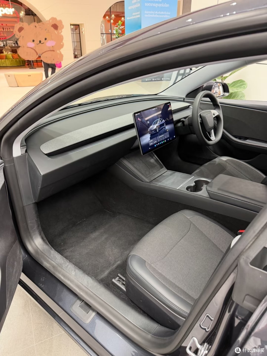 17万的丐版特斯拉Model3删减了啥?你会买吗?