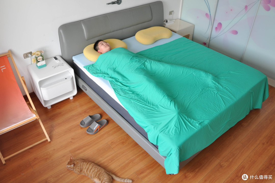 8H小蜗蜗乳胶透气双面床垫:旧的不用扔,低成本拯救硬床痛点