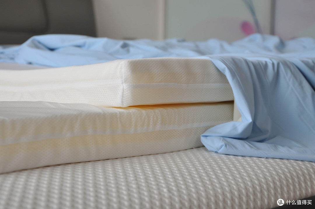 8H小蜗蜗乳胶透气双面床垫:旧的不用扔,低成本拯救硬床痛点
