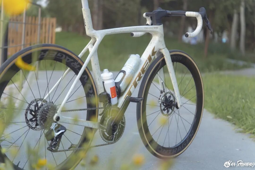 性价比最高的顶级公路车?TREK八代Madone评测
