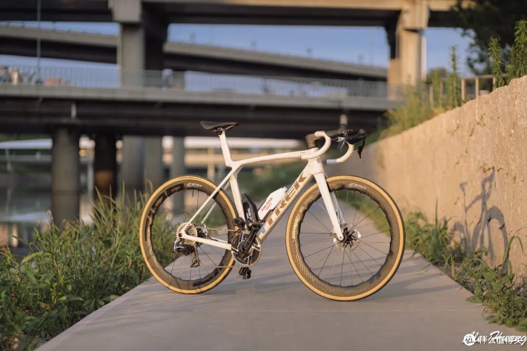 性价比最高的顶级公路车?TREK八代Madone评测