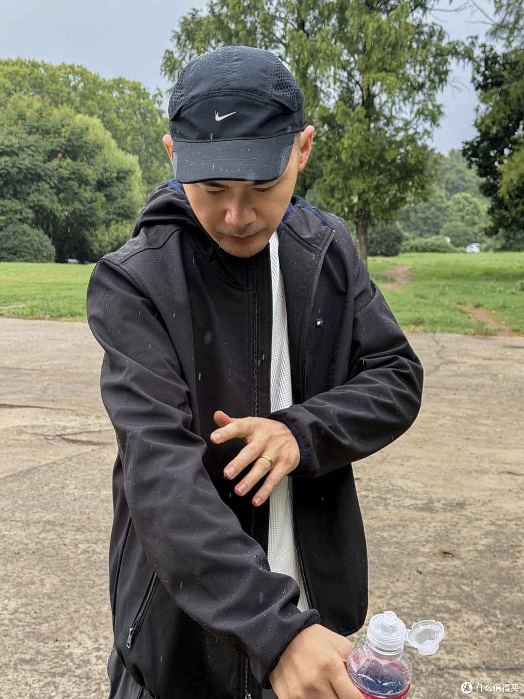 为啥你的软壳夹克户外感这么重?记住这三个降低户外感的搭配原则